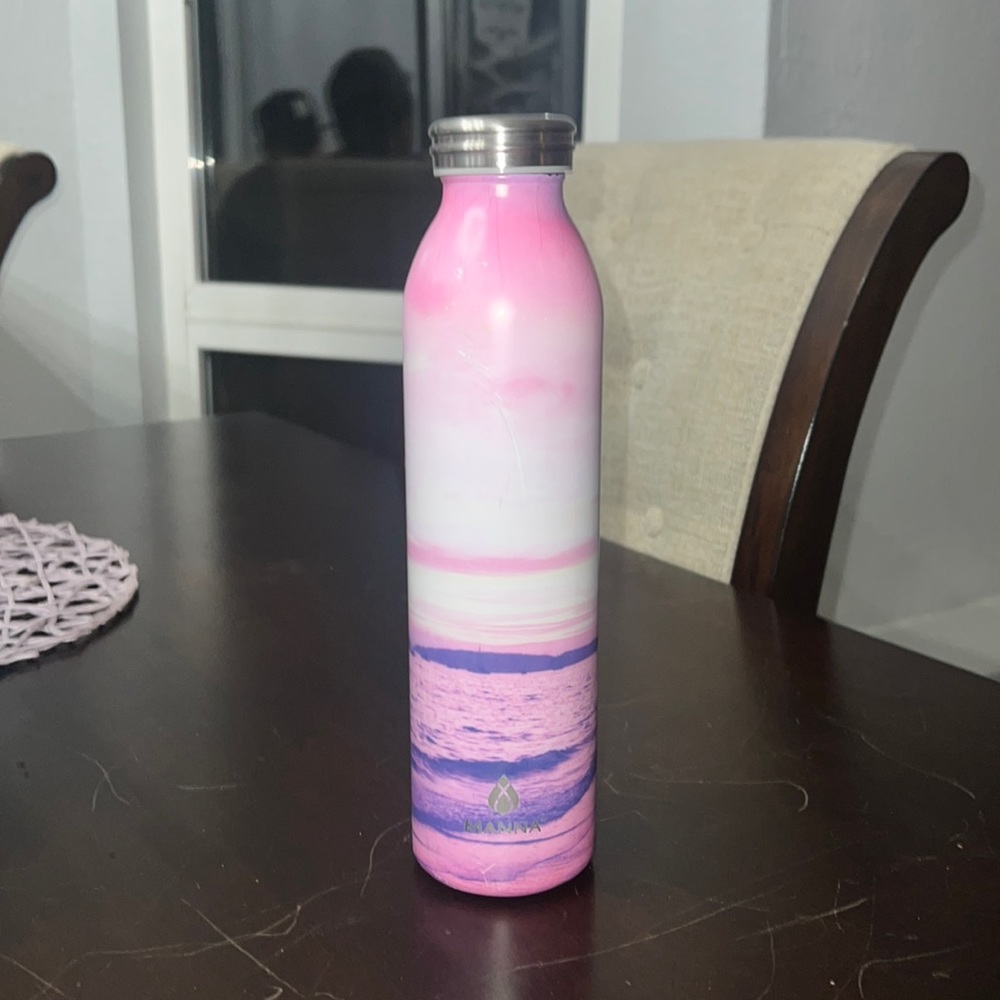 Gently Used MANNA Waterbottle!